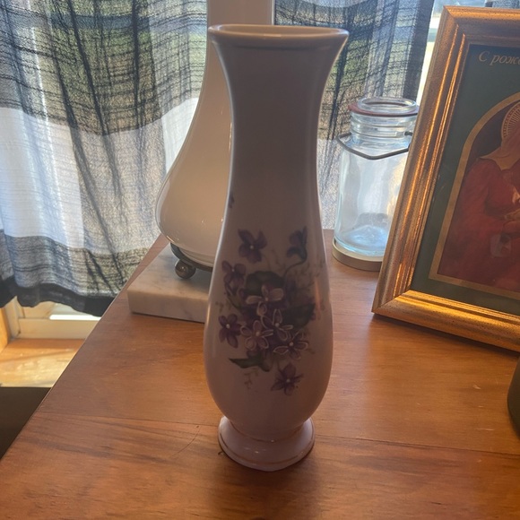 Vintage Norleans bud vase hand painted with purple flowers 💐